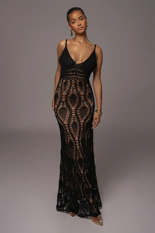 black-great-escape-crochet-maxi-dress