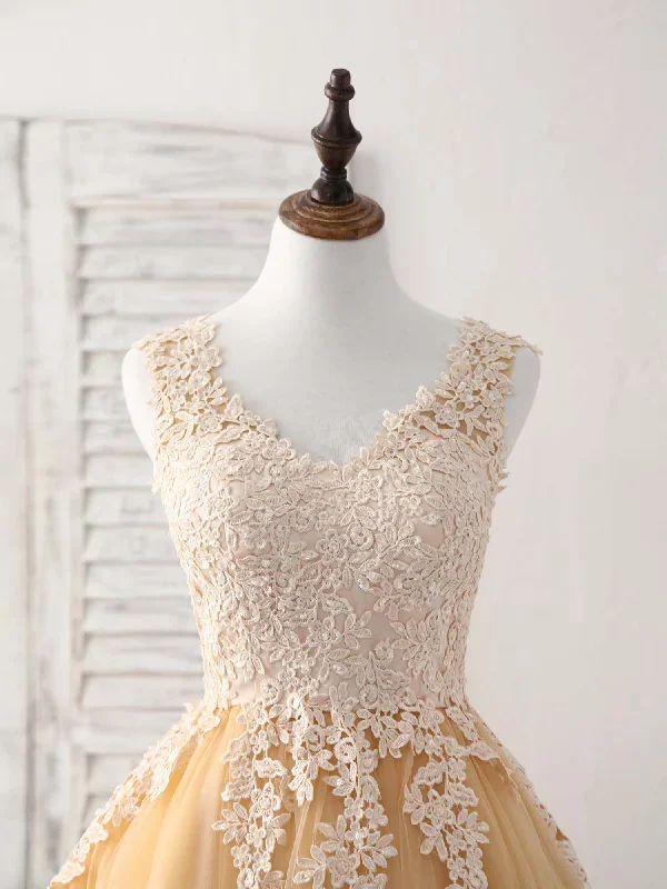 champagne-v-neck-tulle-lace-applique-short-prom-dresses