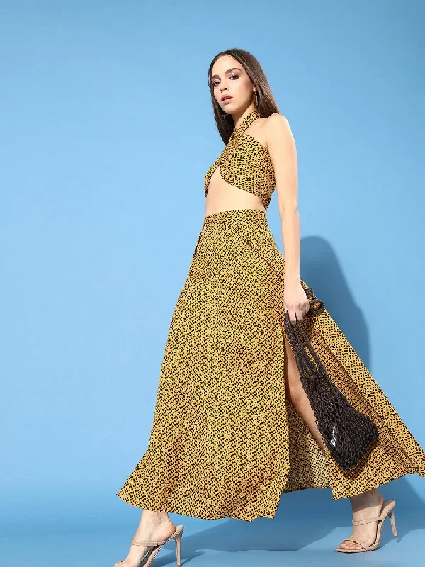 dr2110yl-berrylush-yellow-black-animal-halter-neck-crepe-maxi-dress