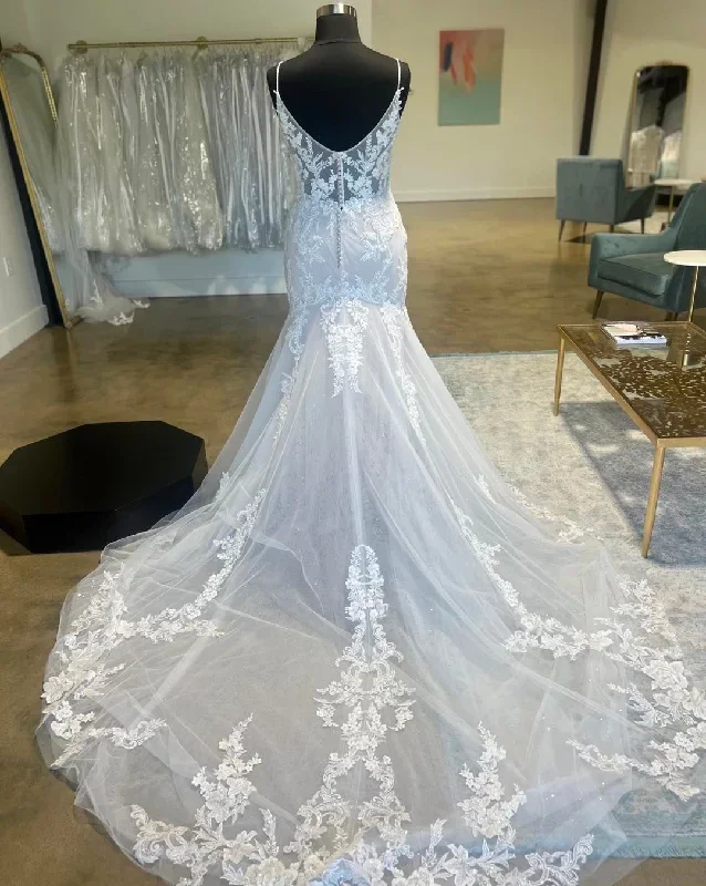 ivory-floral-lace-plunge-v-trumpet-long-bridal-gown