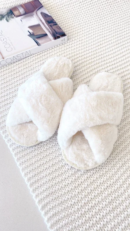 jessica-fluffy-slippers-white