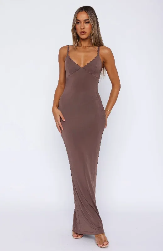 only-the-young-maxi-dress-mocha