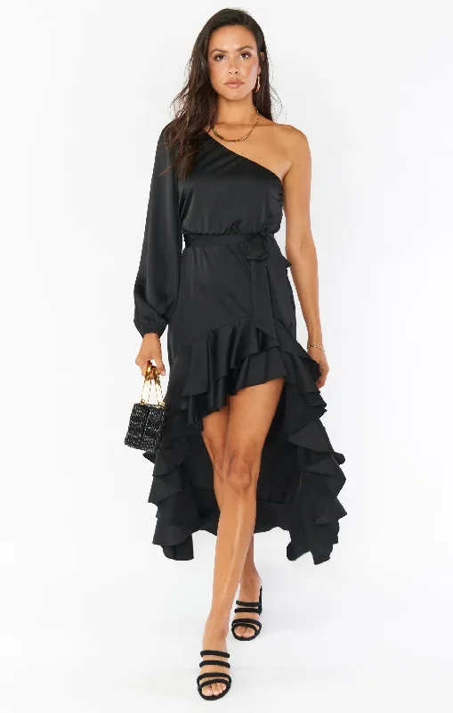 stunner-maxi-dress-black-luxe-satin