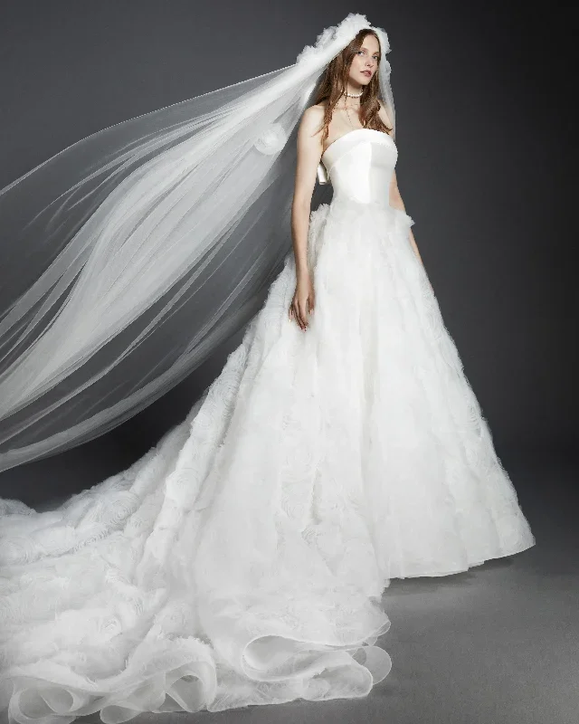 VRM413V - TULLE ROSE VEIL